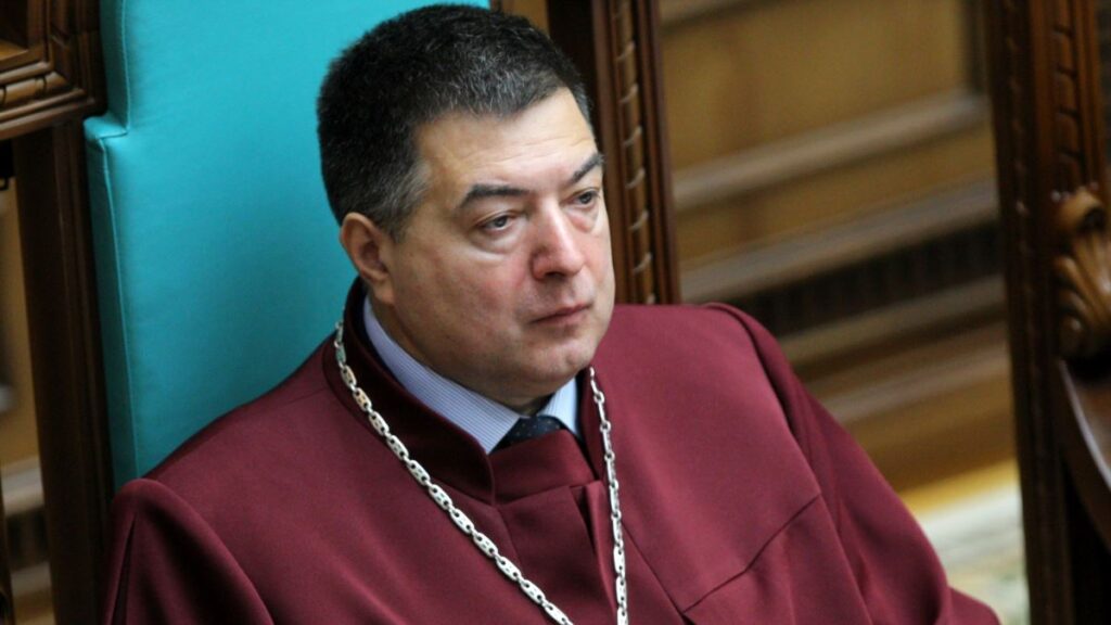«Схеми» опублікували розмову голови Конституційного суду про причетність до суддівського шахрайства та отримання хабарів