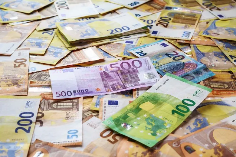 Вкрали у пенсіонерів 70 мільйонів і працюють на Росію: Шахраї втекли з Києва до Львова, – ЗМІ